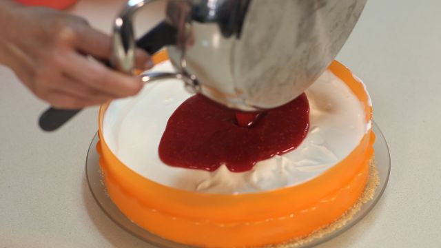 Vanilyalı Çikolatalı Cheesecake Tarifi Videosu Vanilyalı Çikolatalı Cheesecake Tarifi Videosu